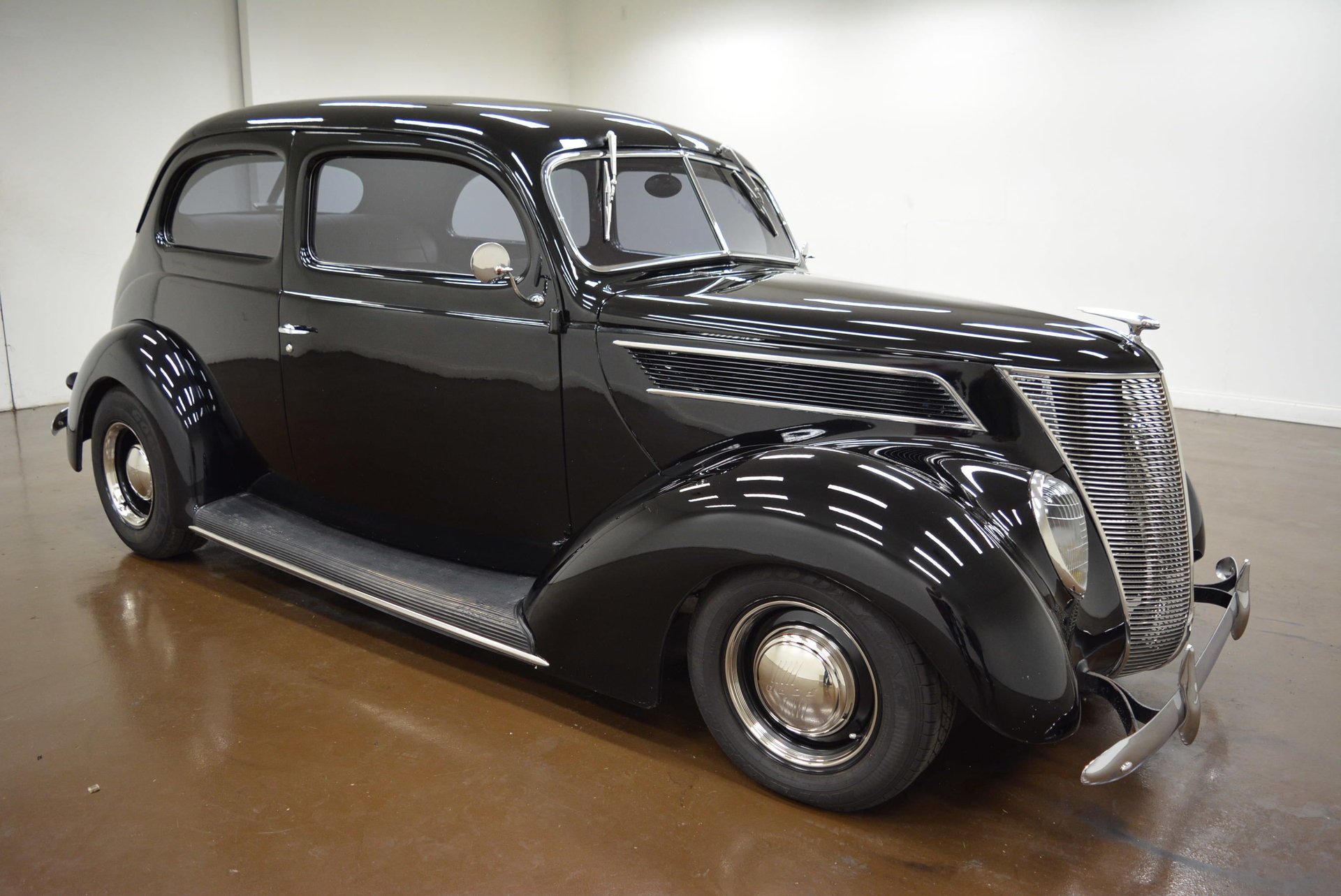 1937 Ford Tudor