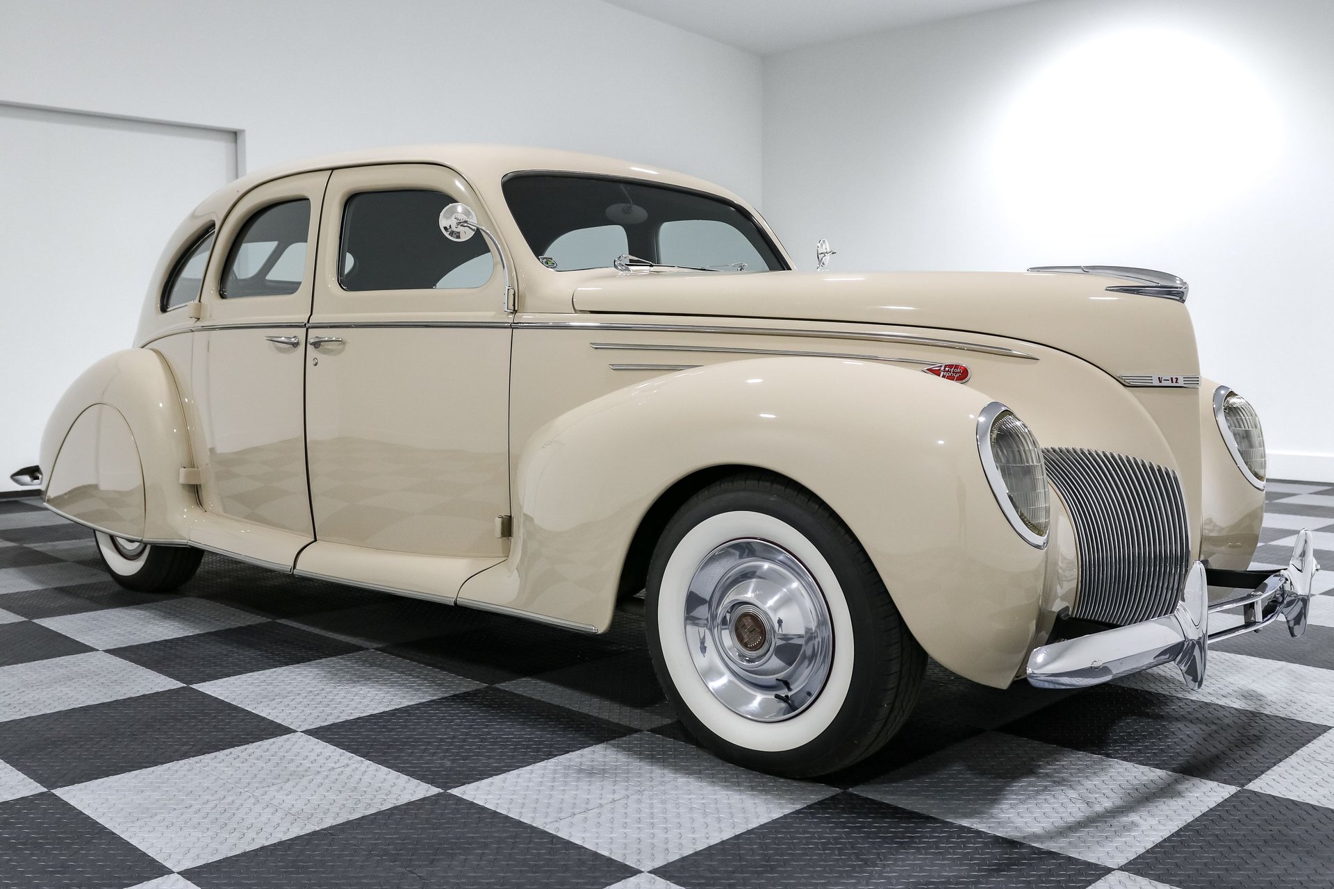 1939 Lincoln Zephyr
